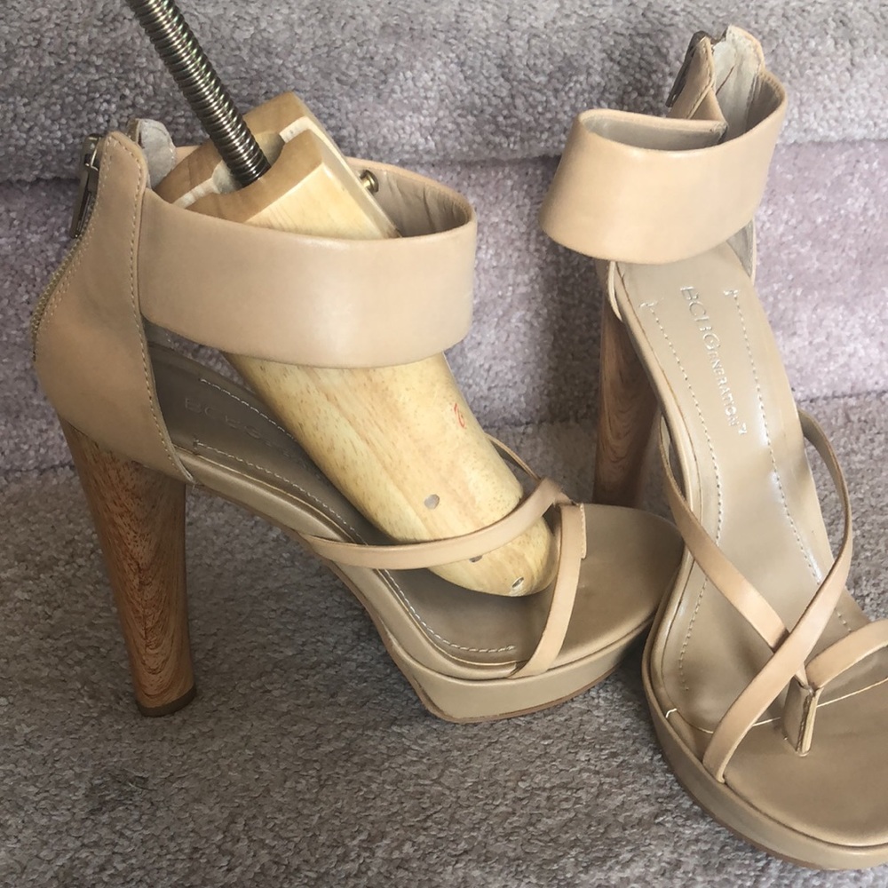 Brand New BCBG shoes,size 7.